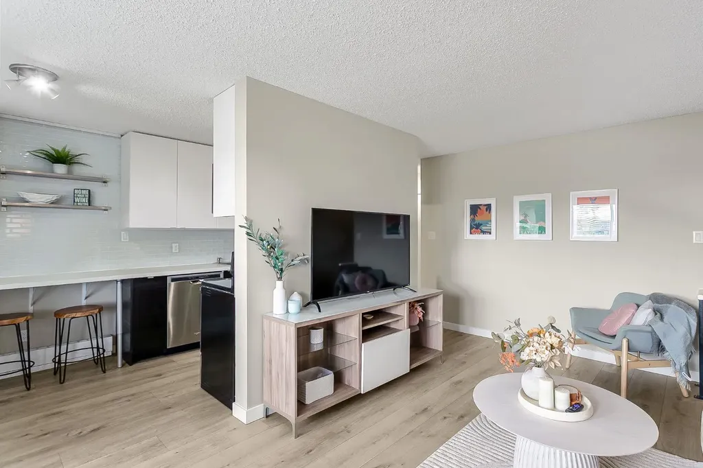 3519 49 Street NW Calgary AB T3A 2C7