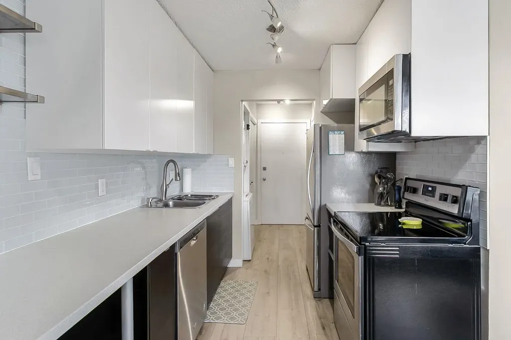 3519 49 Street NW Calgary AB T3A 2C7