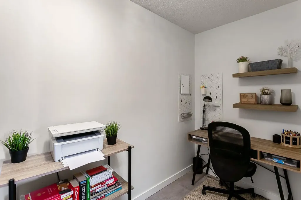 3519 49 Street NW Calgary AB T3A 2C7