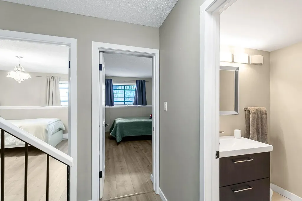 3519 49 Street NW Calgary AB T3A 2C7
