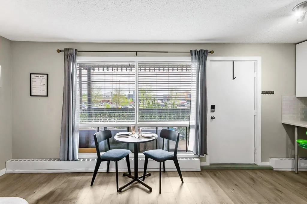 3519 49 Street NW Calgary AB T3A 2C7