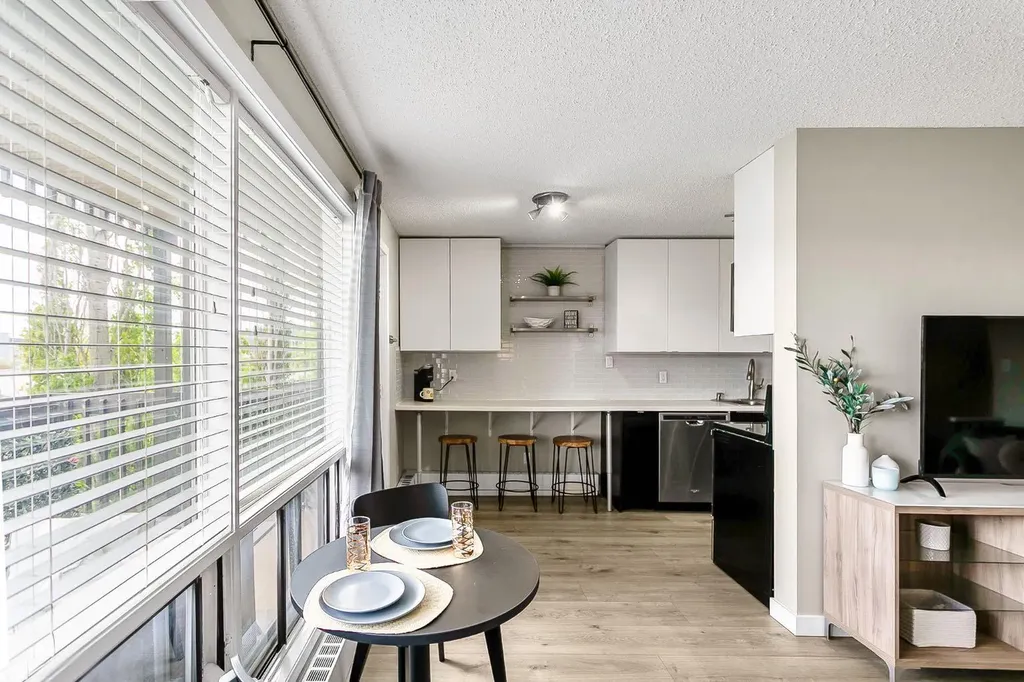 3519 49 Street NW Calgary AB T3A 2C7