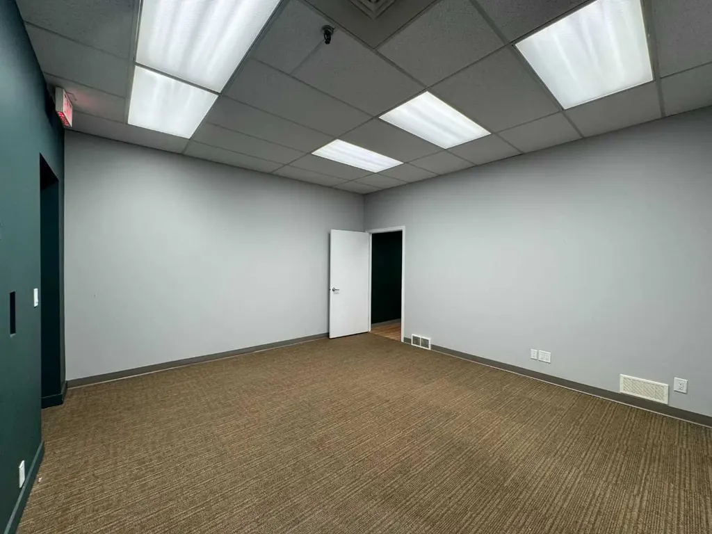 523 Woodpark Boulevard SW Calgary AB T2W 4J3