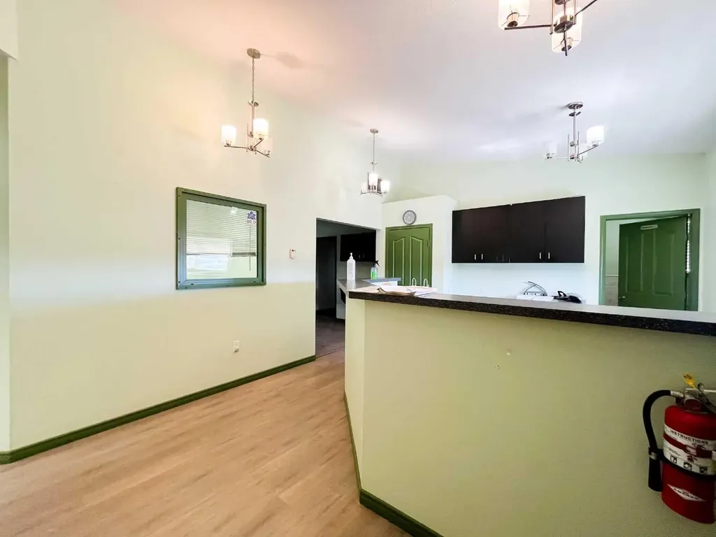1276 32 Street SW Medicine Hat AB T1B 3N7