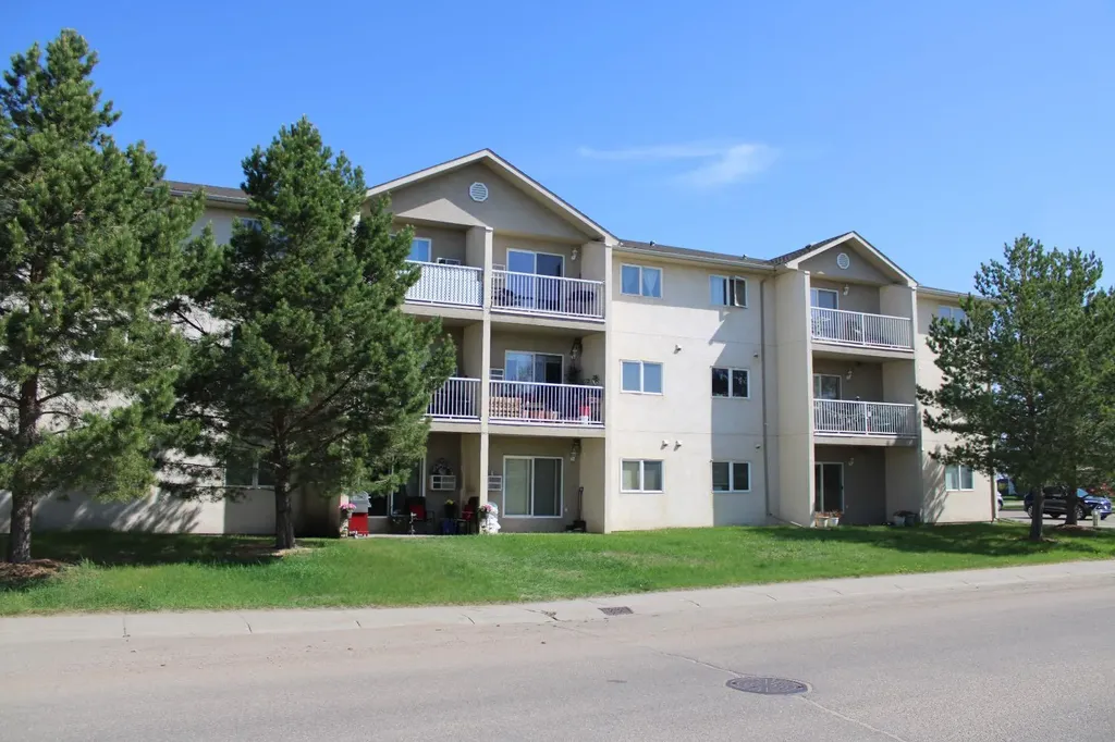 6608 42 Street Lloydminster AB T9V3L1