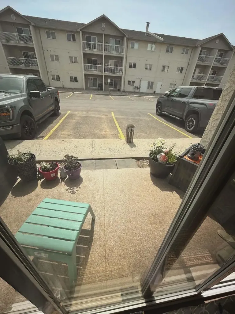 6608 42 Street Lloydminster AB T9V3L1