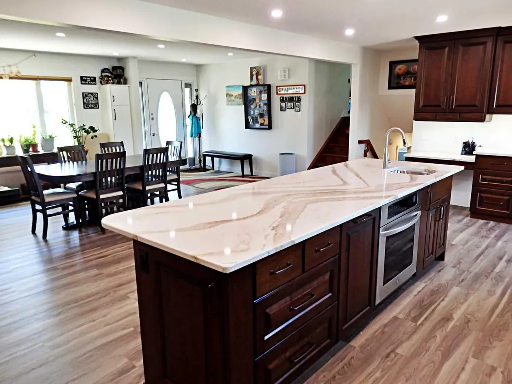 5922 52 Avenue Vermilion AB T9X 1X3