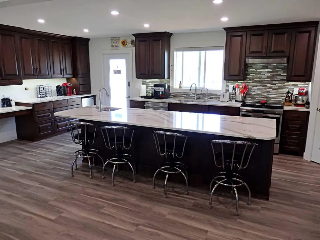 5922 52 Avenue Vermilion AB T9X 1X3