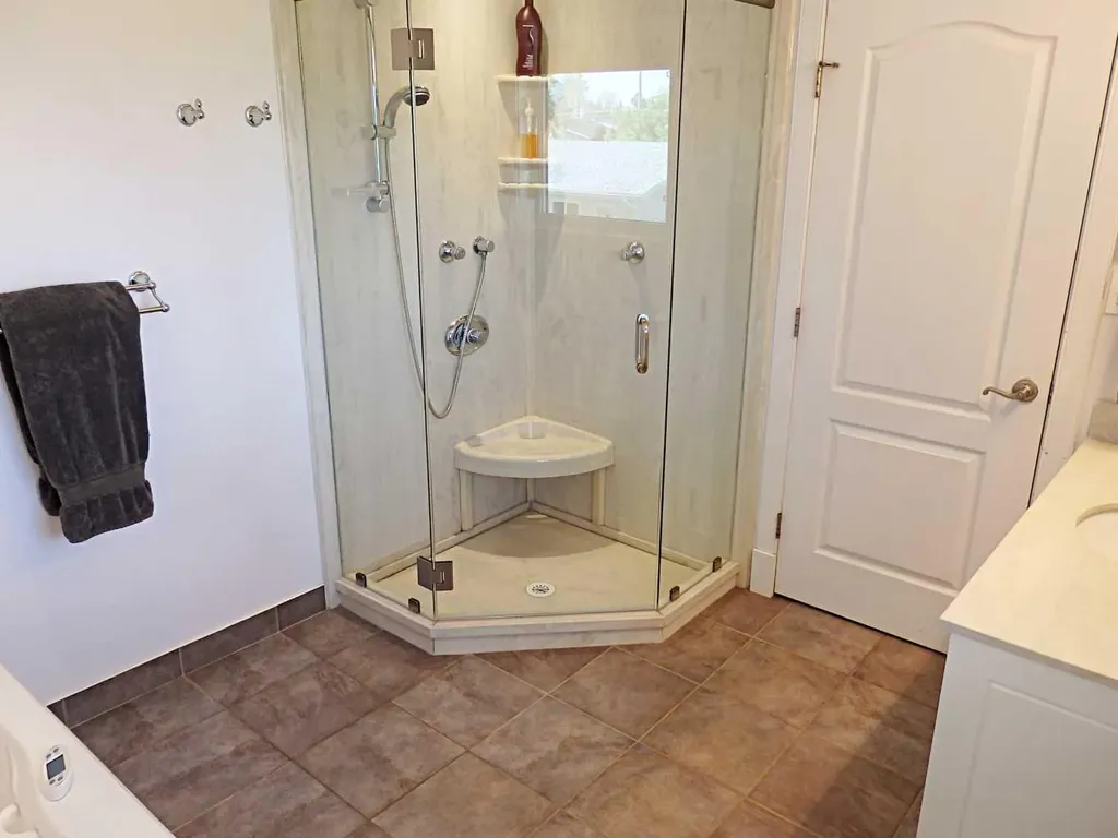 5922 52 Avenue Vermilion AB T9X 1X3