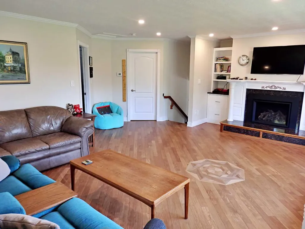 5922 52 Avenue Vermilion AB T9X 1X3