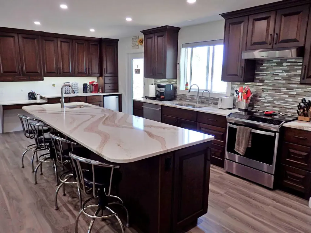 5922 52 Avenue Vermilion AB T9X 1X3