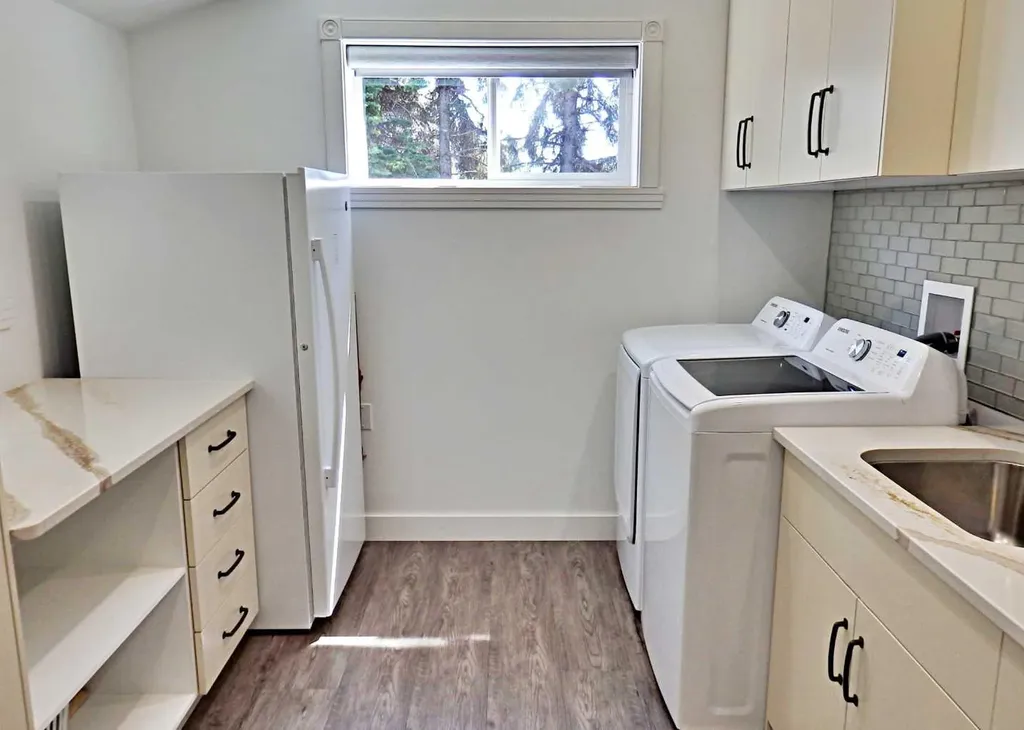 5922 52 Avenue Vermilion AB T9X 1X3