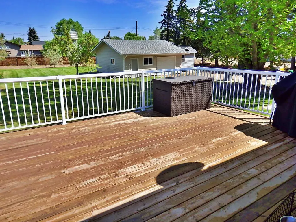 5922 52 Avenue Vermilion AB T9X 1X3