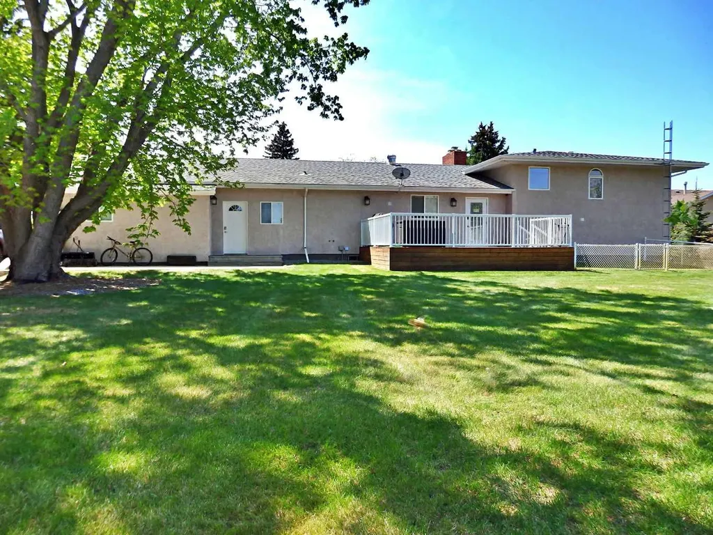 5922 52 Avenue Vermilion AB T9X 1X3
