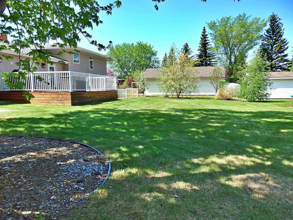 5922 52 Avenue Vermilion AB T9X 1X3