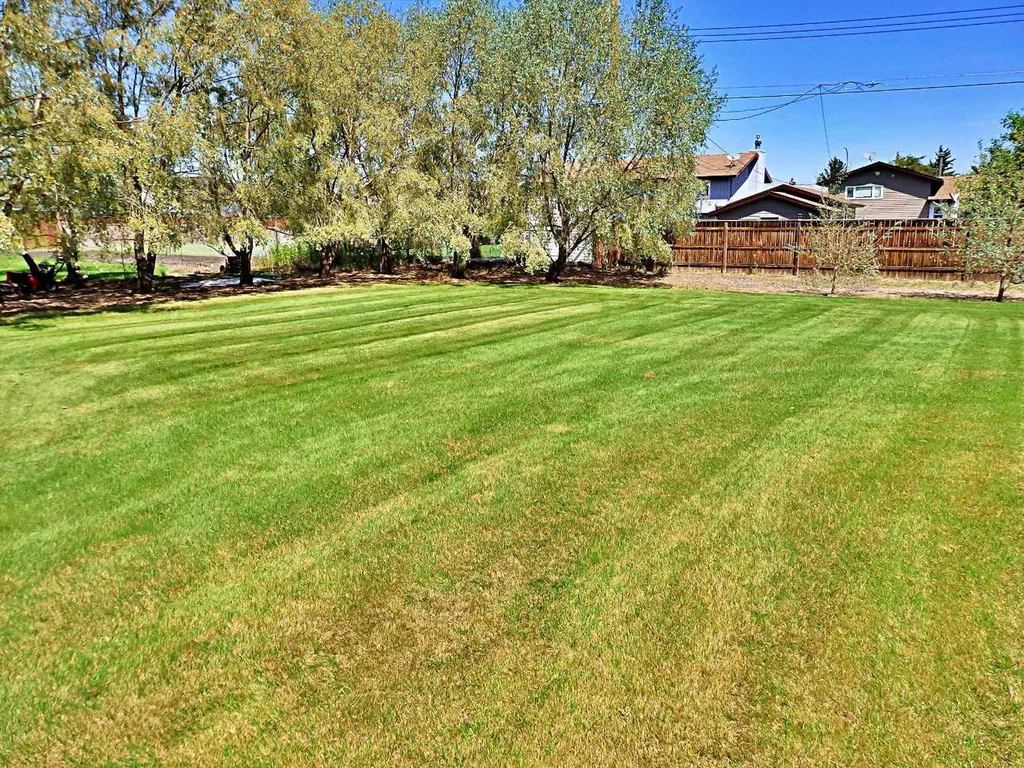 5922 52 Avenue Vermilion AB T9X 1X3