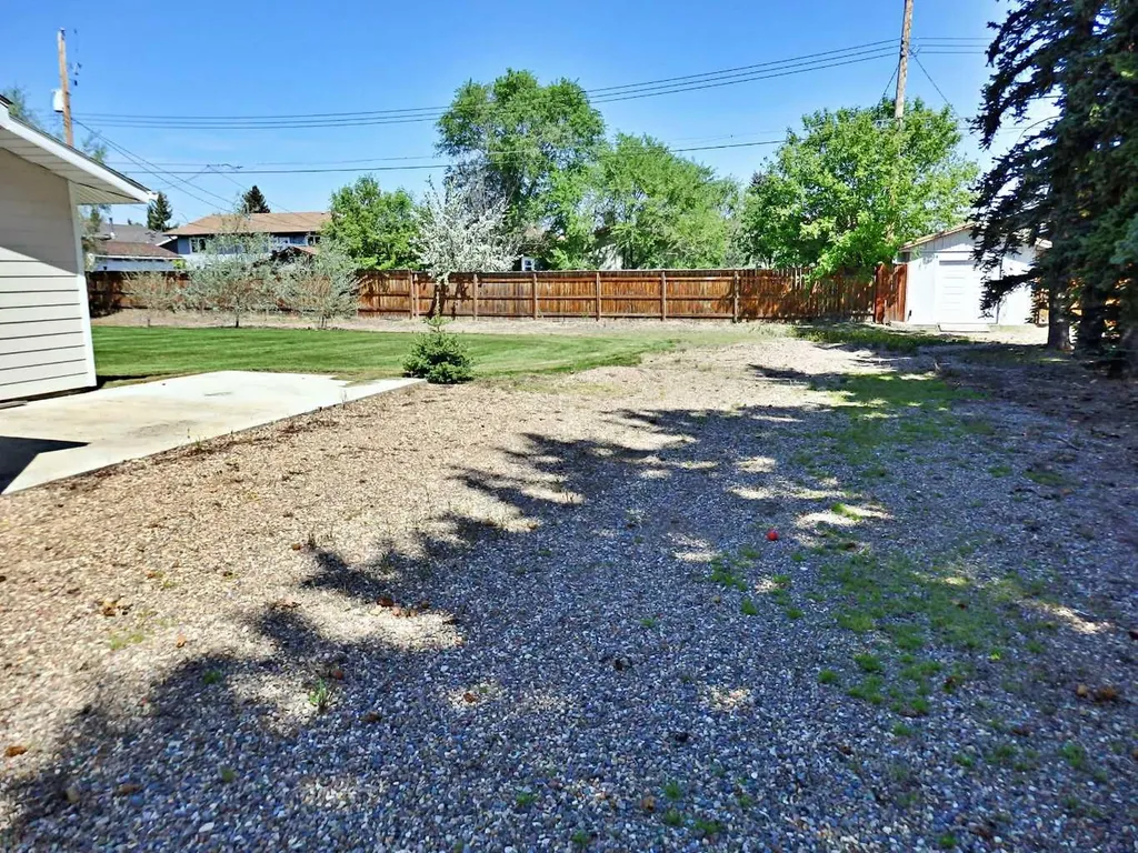 5922 52 Avenue Vermilion AB T9X 1X3