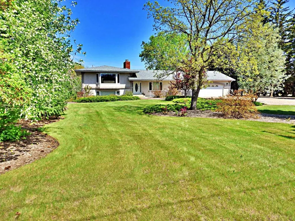 5922 52 Avenue Vermilion AB T9X 1X3