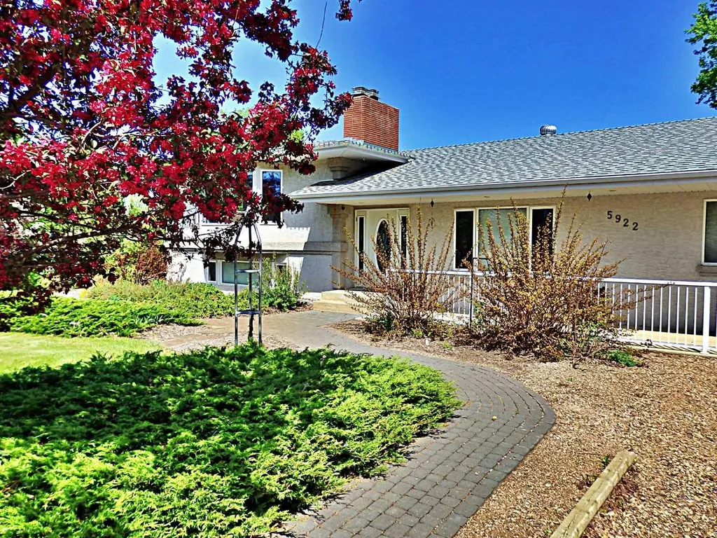 5922 52 Avenue Vermilion AB T9X 1X3