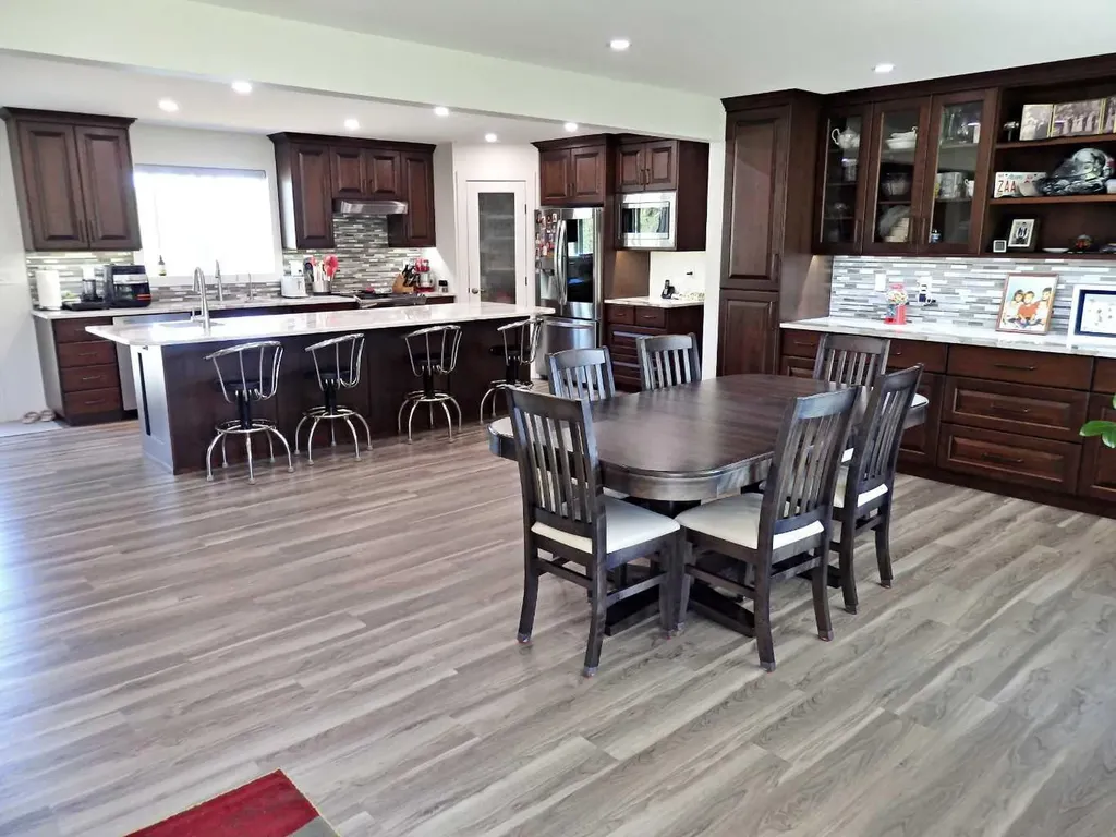 5922 52 Avenue Vermilion AB T9X 1X3