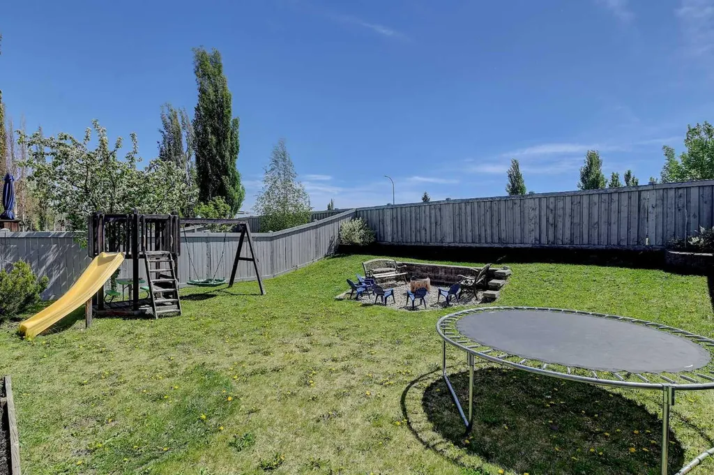 11 Pinnacle Road Grande Prairie AB T8W 0A9
