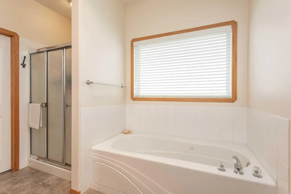 6 Adair Avenue Red Deer AB T4R3B2