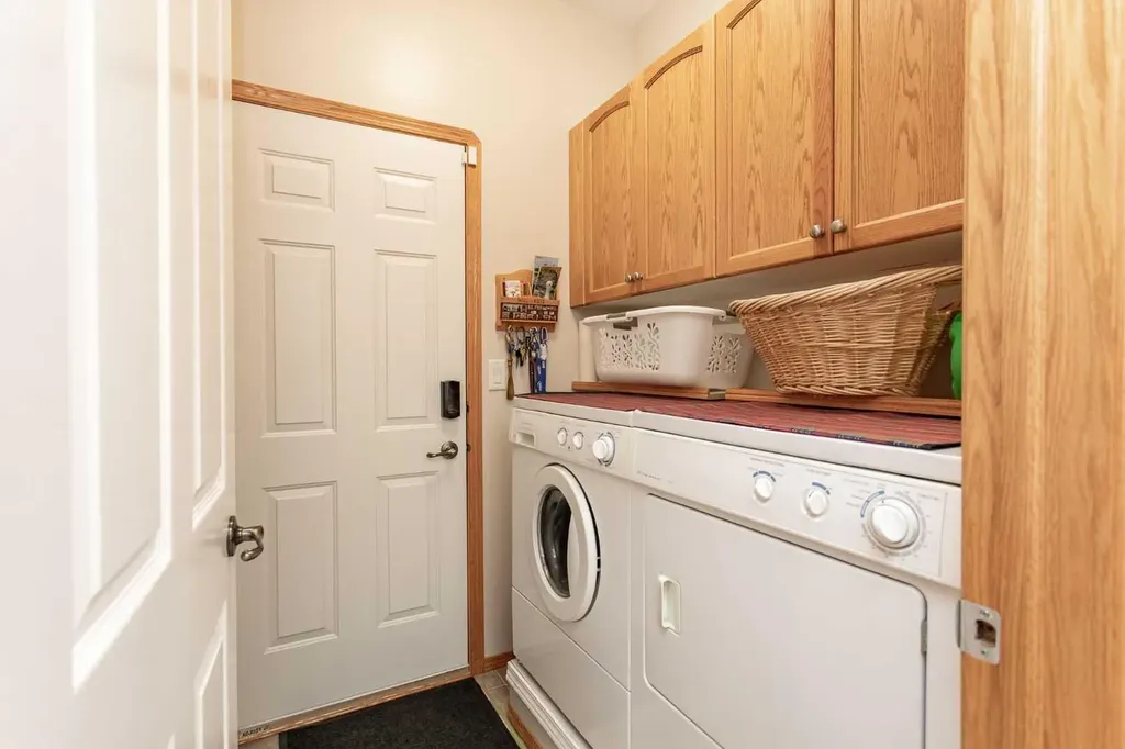 6 Adair Avenue Red Deer AB T4R3B2