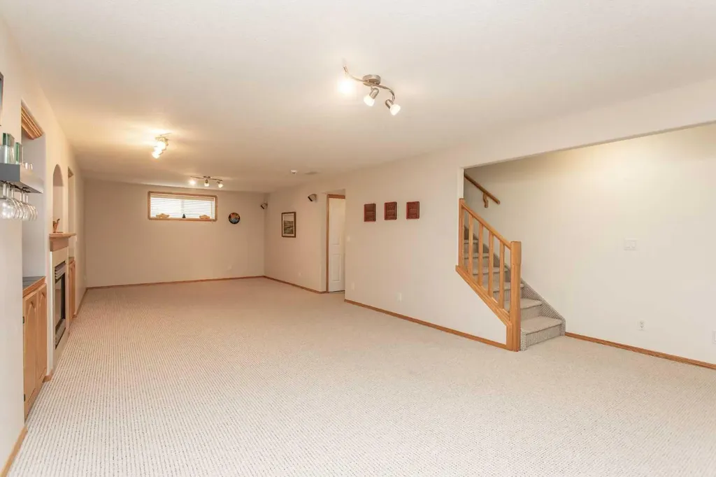 6 Adair Avenue Red Deer AB T4R3B2