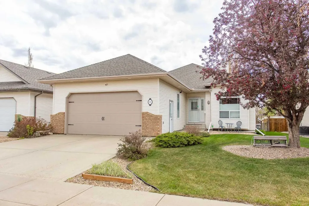 6 Adair Avenue Red Deer AB T4R3B2