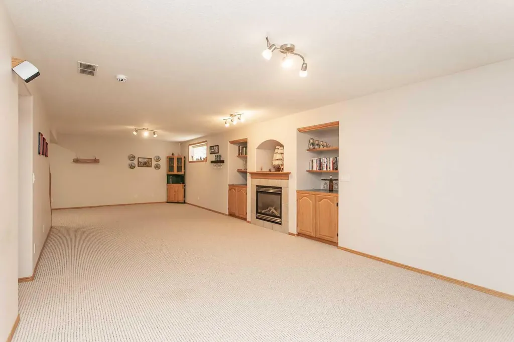 6 Adair Avenue Red Deer AB T4R3B2
