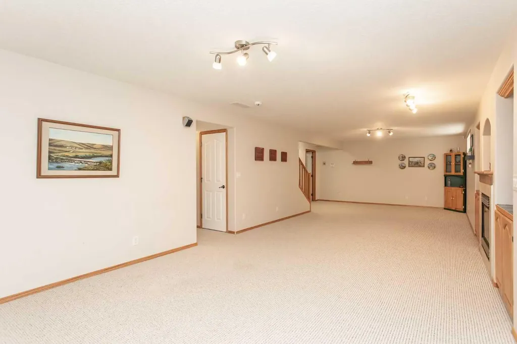 6 Adair Avenue Red Deer AB T4R3B2