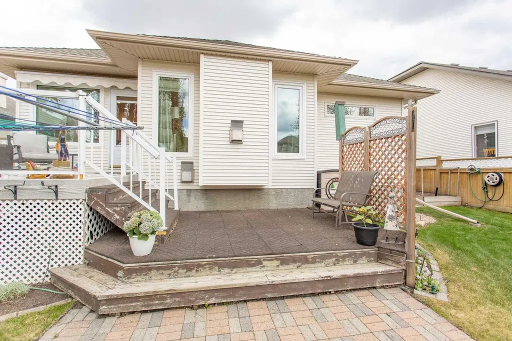 6 Adair Avenue Red Deer AB T4R3B2