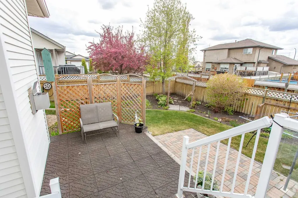 6 Adair Avenue Red Deer AB T4R3B2