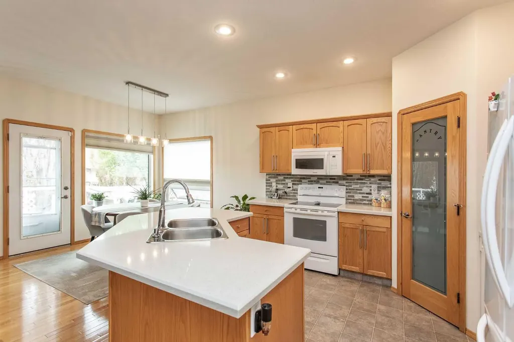 6 Adair Avenue Red Deer AB T4R3B2