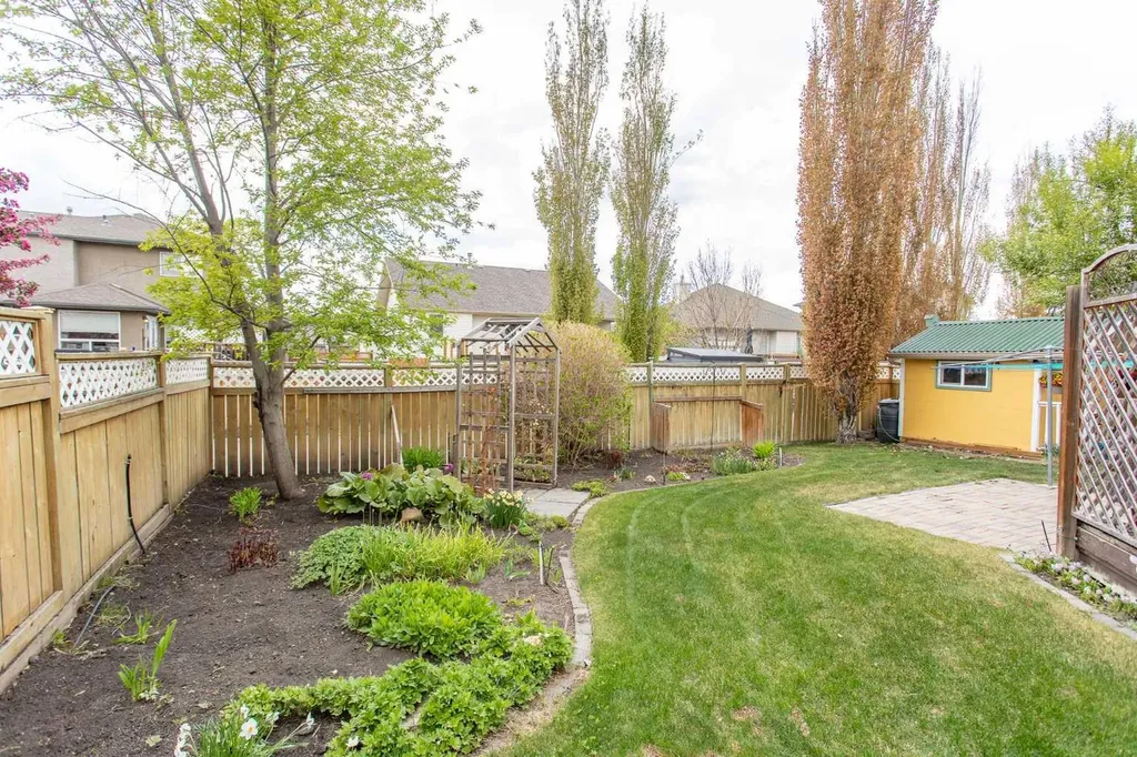 6 Adair Avenue Red Deer AB T4R3B2