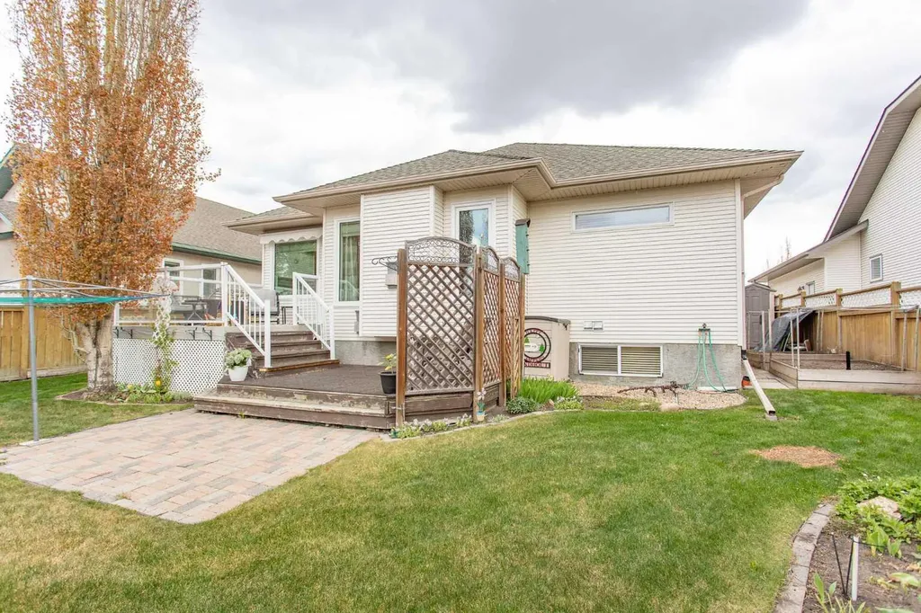 6 Adair Avenue Red Deer AB T4R3B2