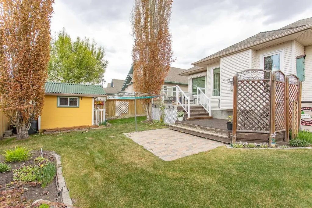 6 Adair Avenue Red Deer AB T4R3B2