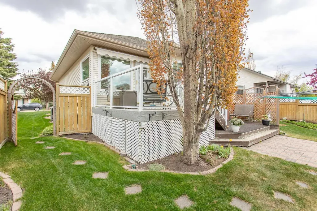 6 Adair Avenue Red Deer AB T4R3B2