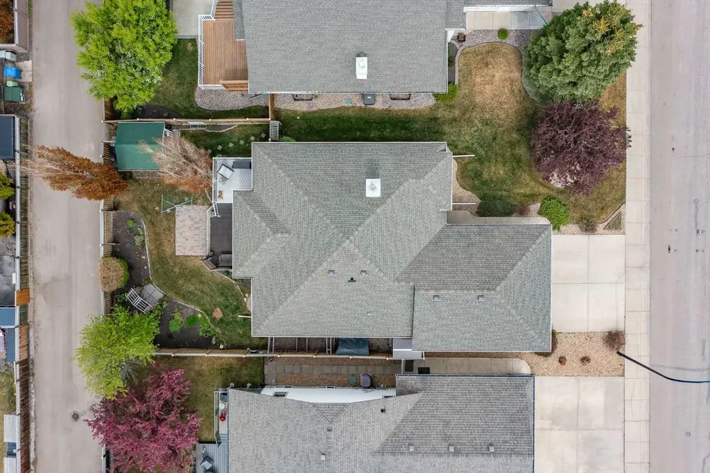 6 Adair Avenue Red Deer AB T4R3B2