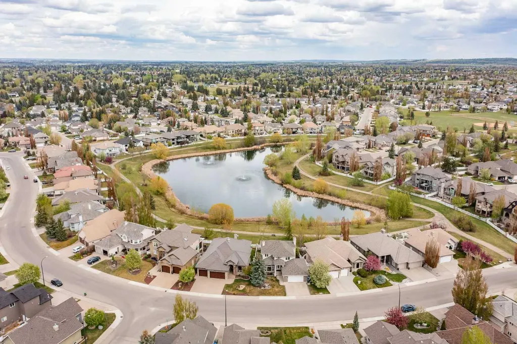 6 Adair Avenue Red Deer AB T4R3B2