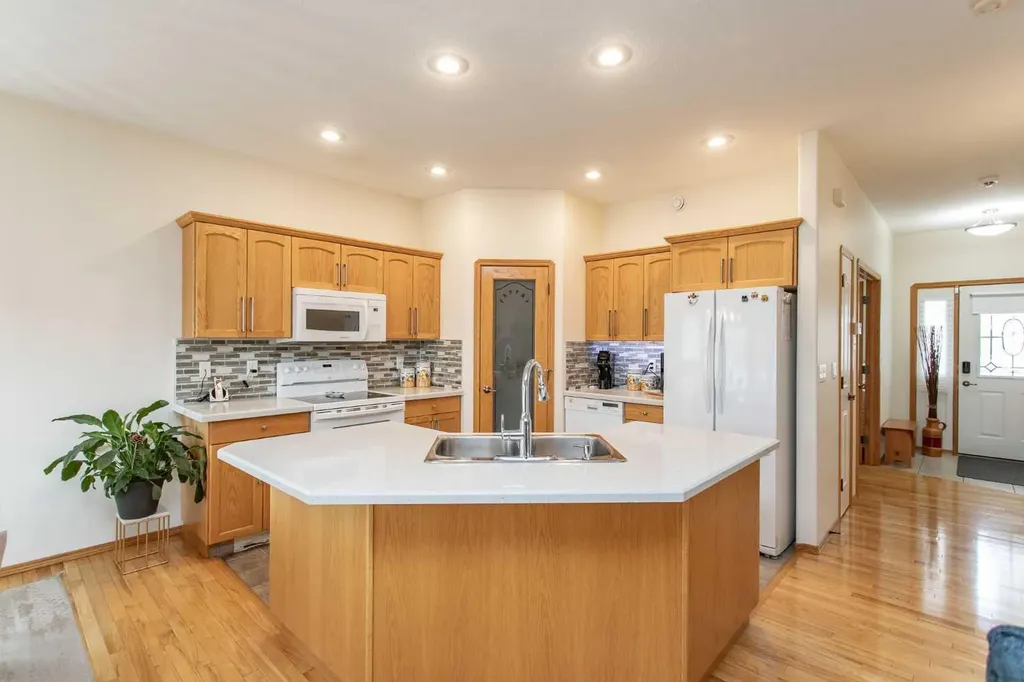 6 Adair Avenue Red Deer AB T4R3B2