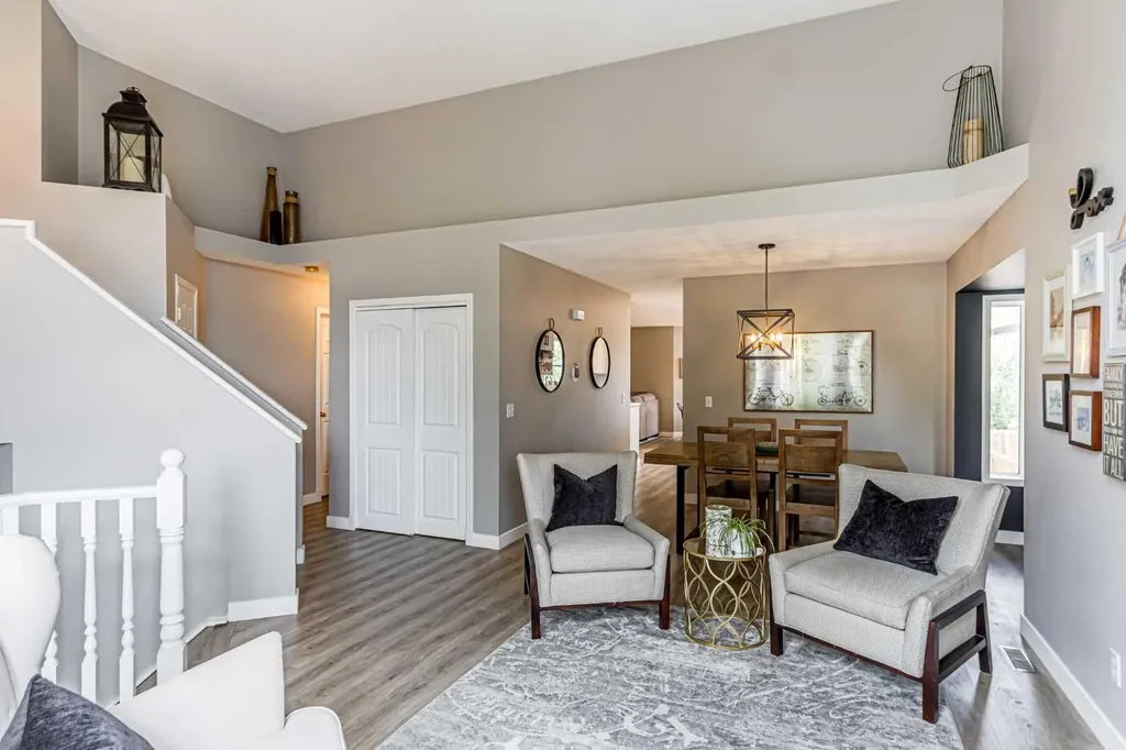 79 West Lakeview Passage Chestermere AB T1X 1E7