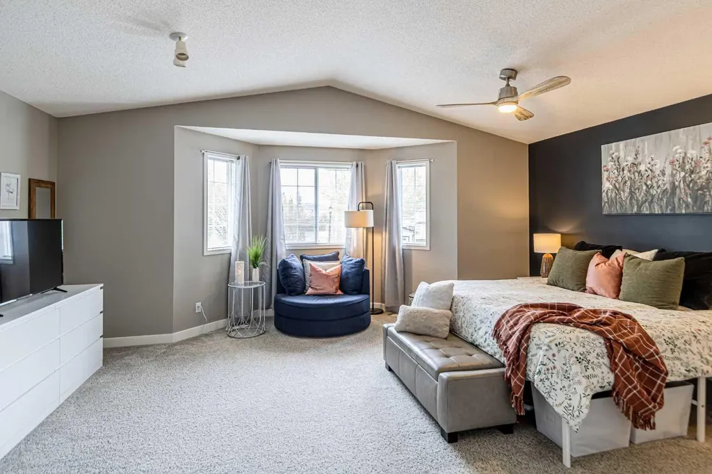 79 West Lakeview Passage Chestermere AB T1X 1E7