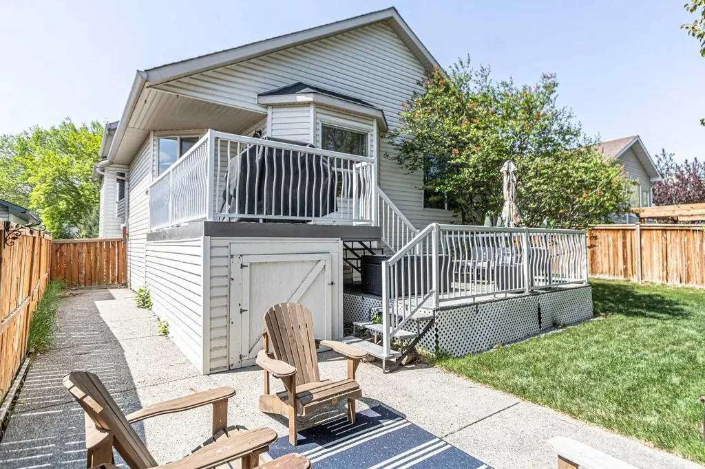 79 West Lakeview Passage Chestermere AB T1X 1E7