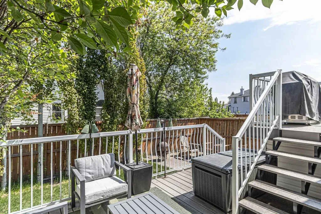 79 West Lakeview Passage Chestermere AB T1X 1E7
