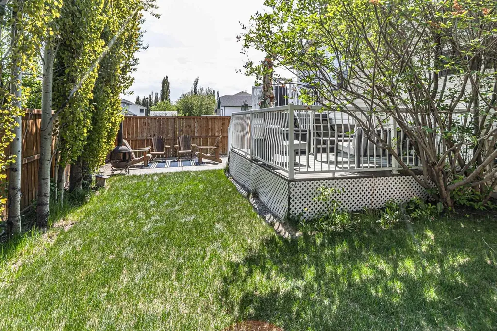 79 West Lakeview Passage Chestermere AB T1X 1E7