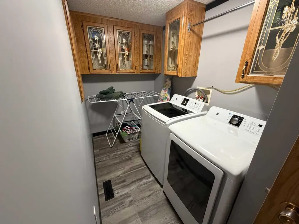 2923 31 Avenue S Lethbridge AB T1K 6S6