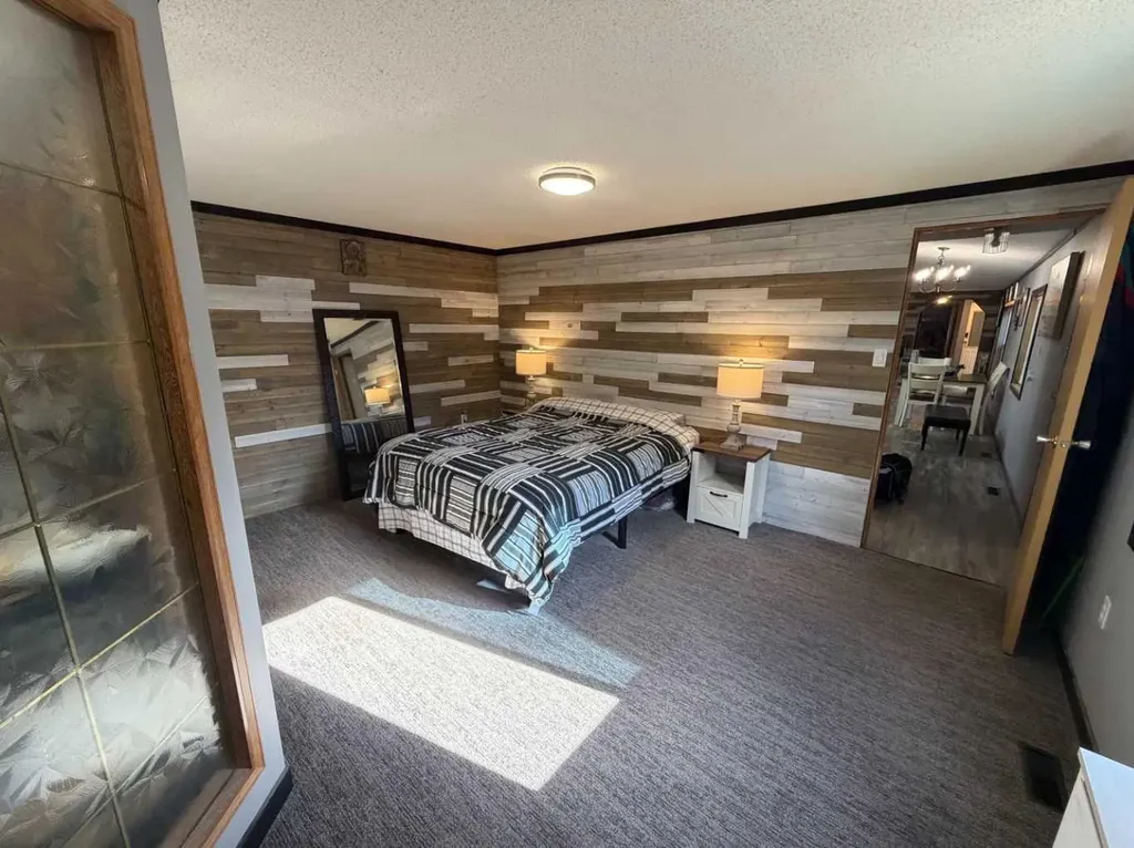2923 31 Avenue S Lethbridge AB T1K 6S6