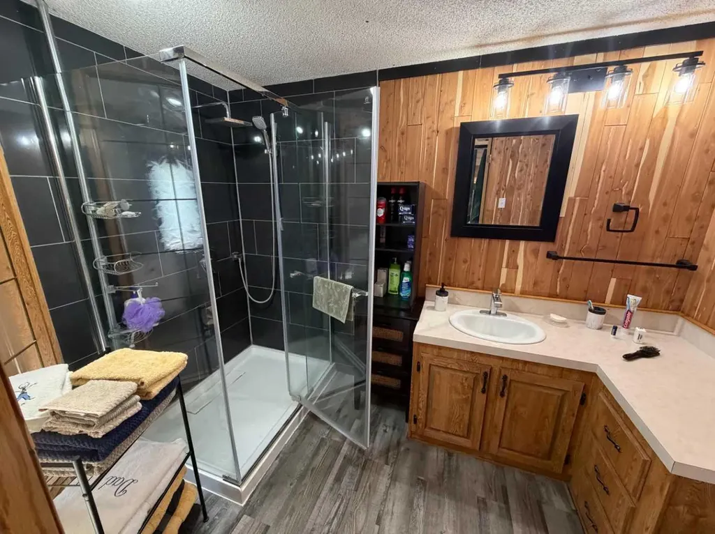 2923 31 Avenue S Lethbridge AB T1K 6S6