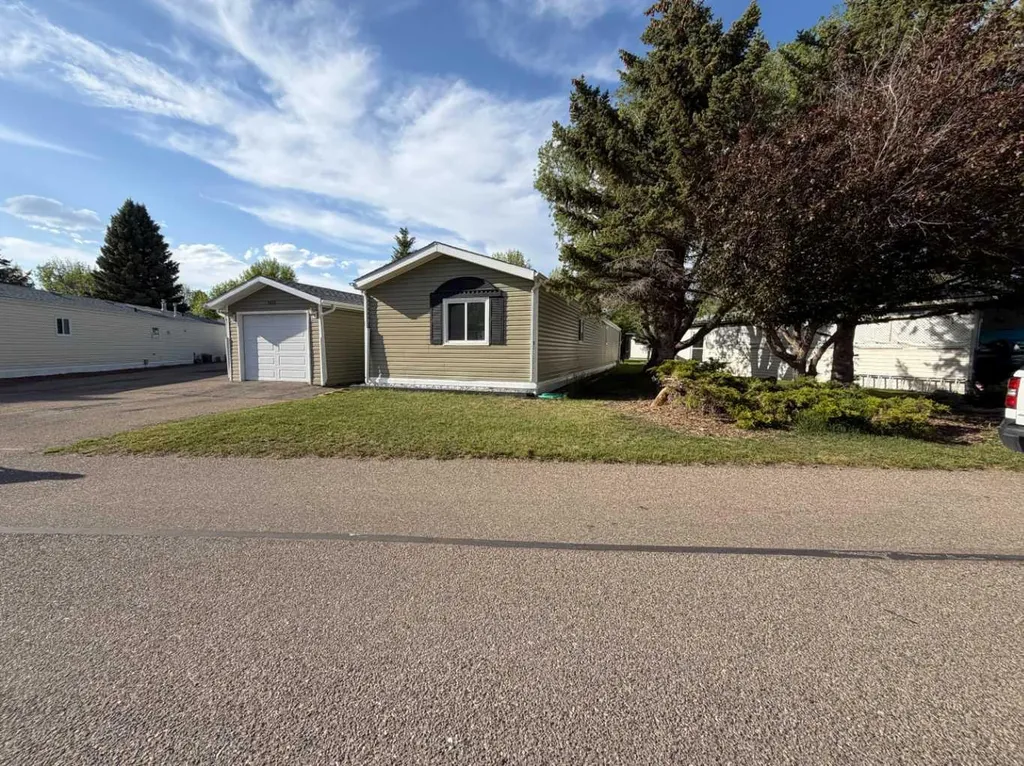2923 31 Avenue S Lethbridge AB T1K 6S6